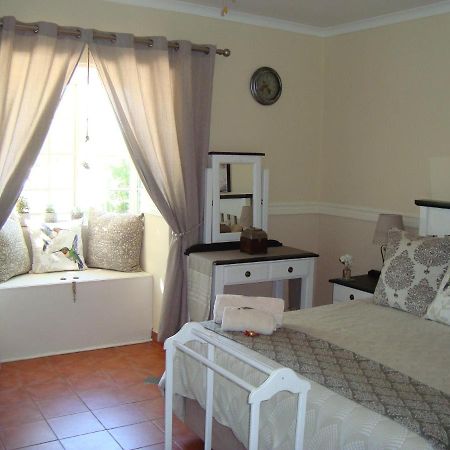 Roses&Pebbles B&B Guest House Klerksdorp Esterno foto