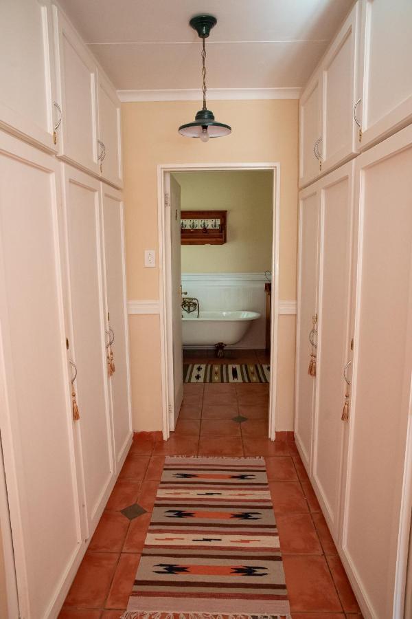 Roses&Pebbles B&B Guest House Klerksdorp Esterno foto