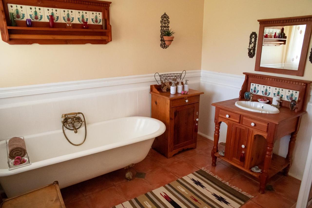 Roses&Pebbles B&B Guest House Klerksdorp Esterno foto